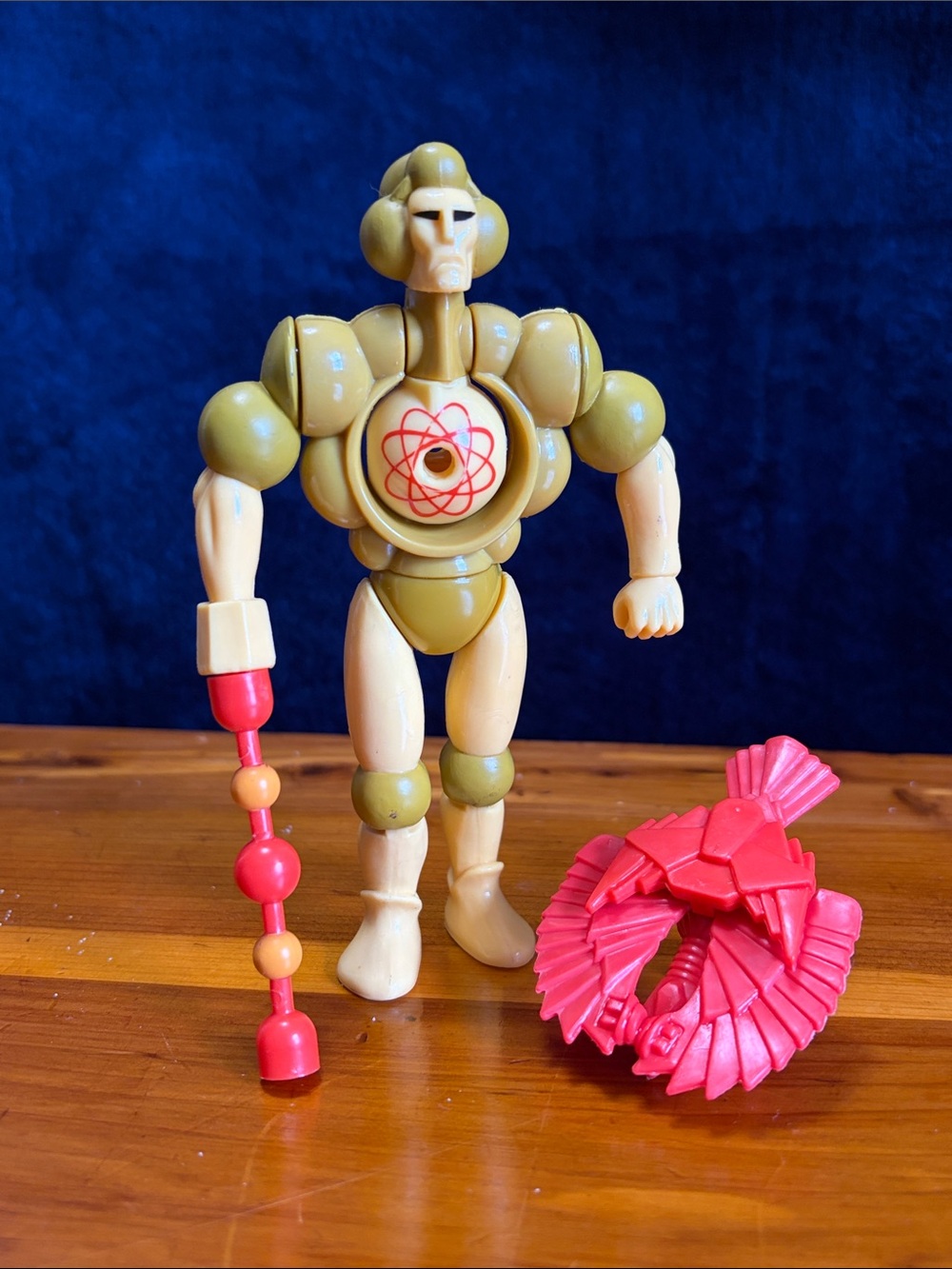 Vintage 1986 Silverhawks Action Figure, MOL-LEC-U-LAR with Vulture and Weapon,